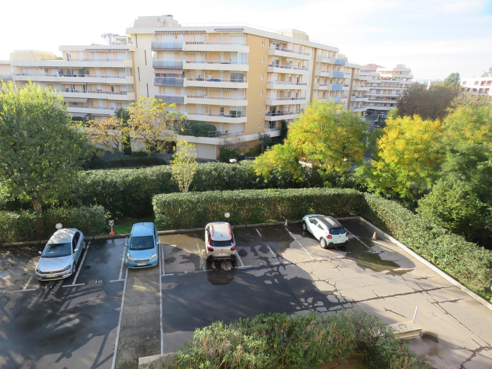 Appartement Cosy Avec Parking 100m Fréjus